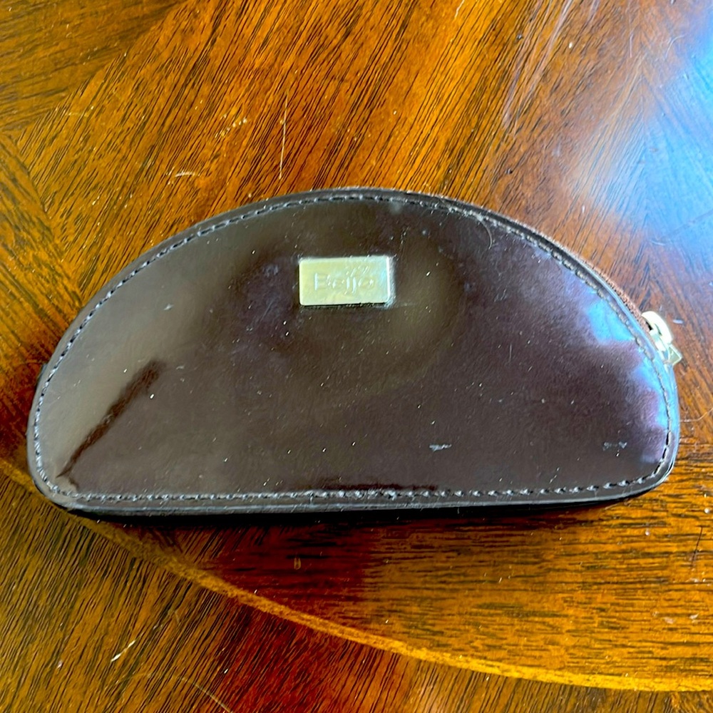 Beijo coin purse